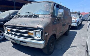 Dodge-van-1975-brown-4
