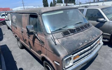 Dodge-van-1975-brown-5