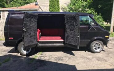 Dodge-van-b200-1977-black-10