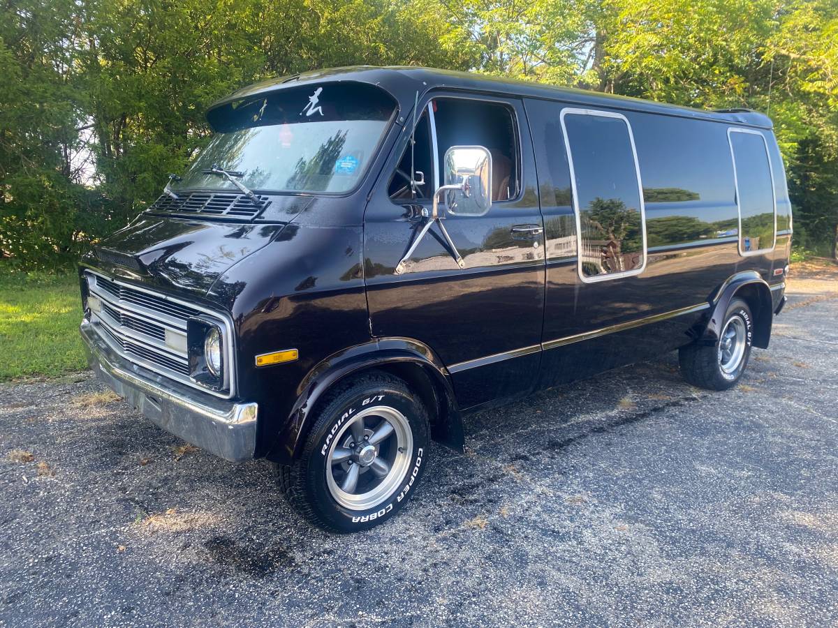 Dodge-van-b200-1977-black-3