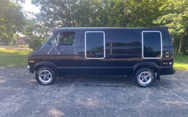 Dodge-van-b200-1977-black-4