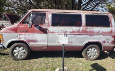 Dodge-van-rmw-1987-red-2