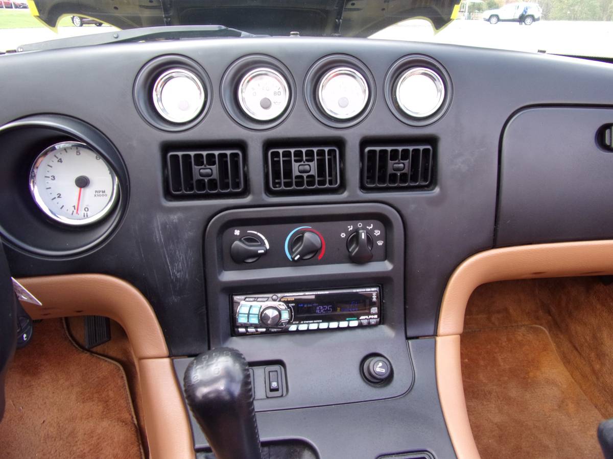 Dodge-viper-rt10-1995-yellow-17