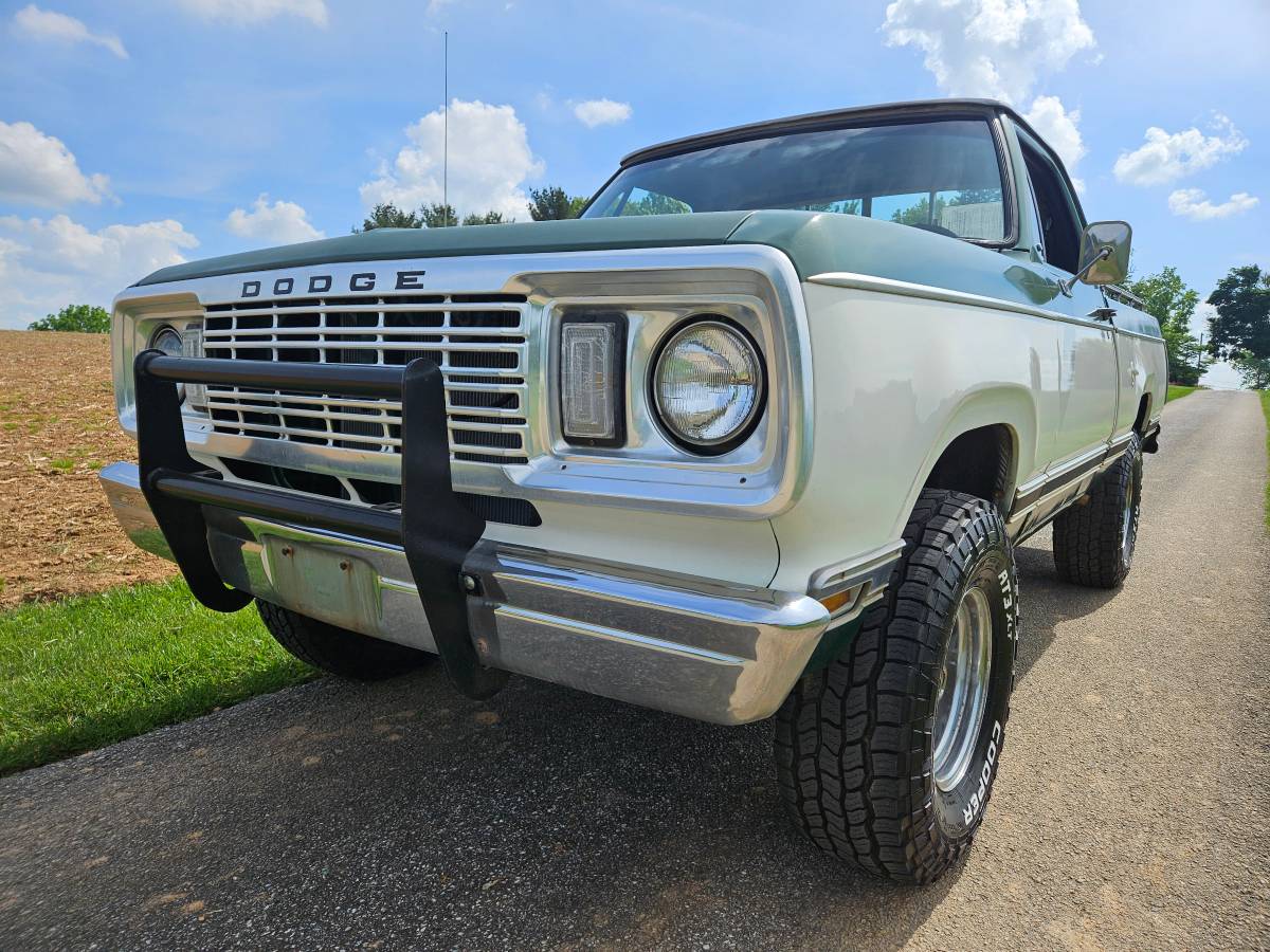 Dodge-w-10-1978-green-1
