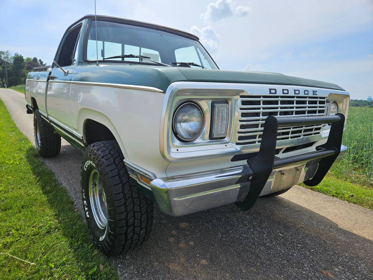 Dodge-w-10-1978-green-2