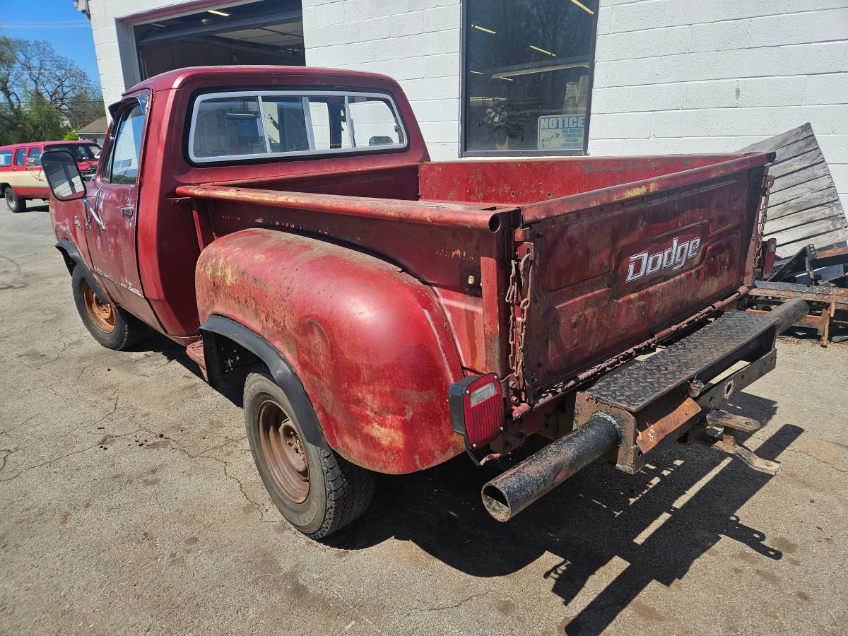 Dodge-w-150-1978-red-11