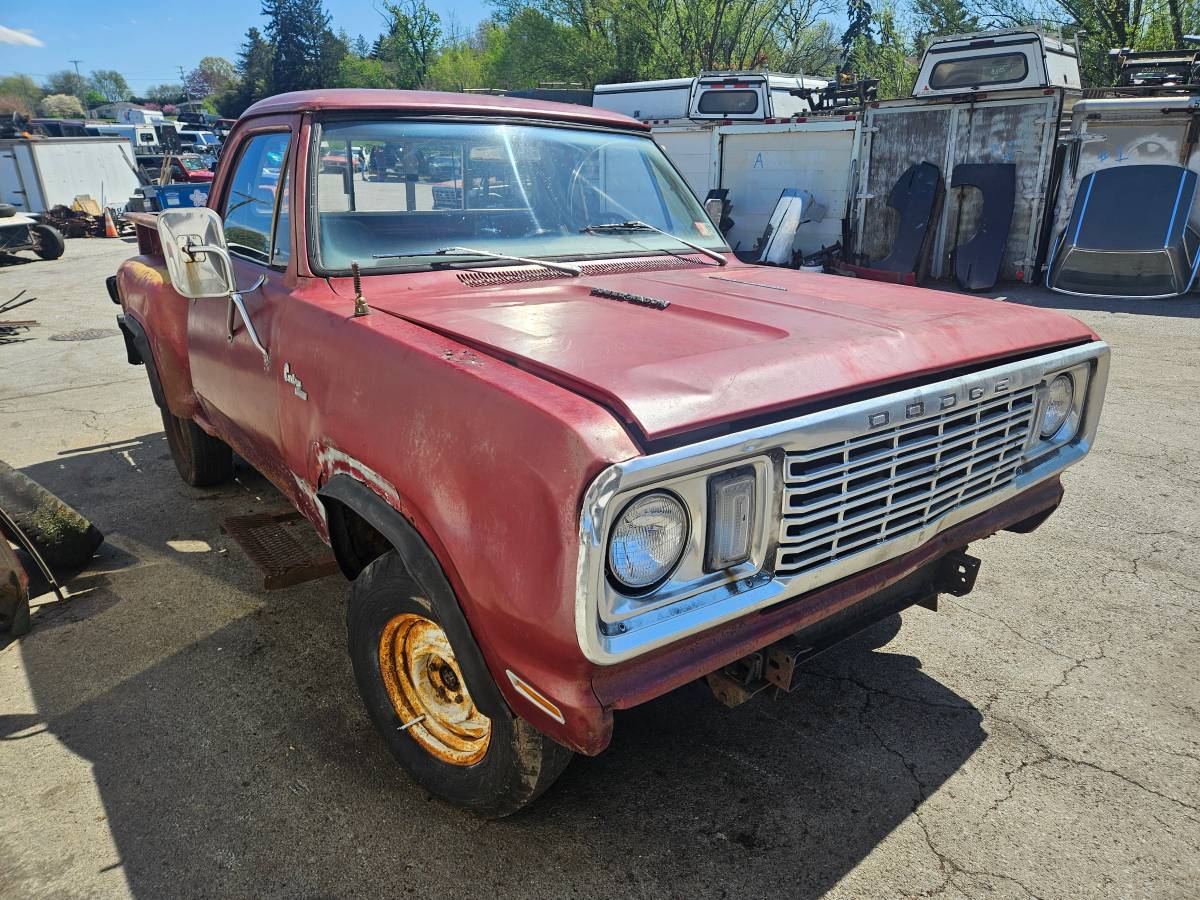 Dodge-w-150-1978-red-9