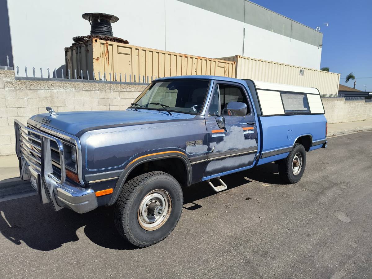 Dodge-w-350-diesel-1990-blue