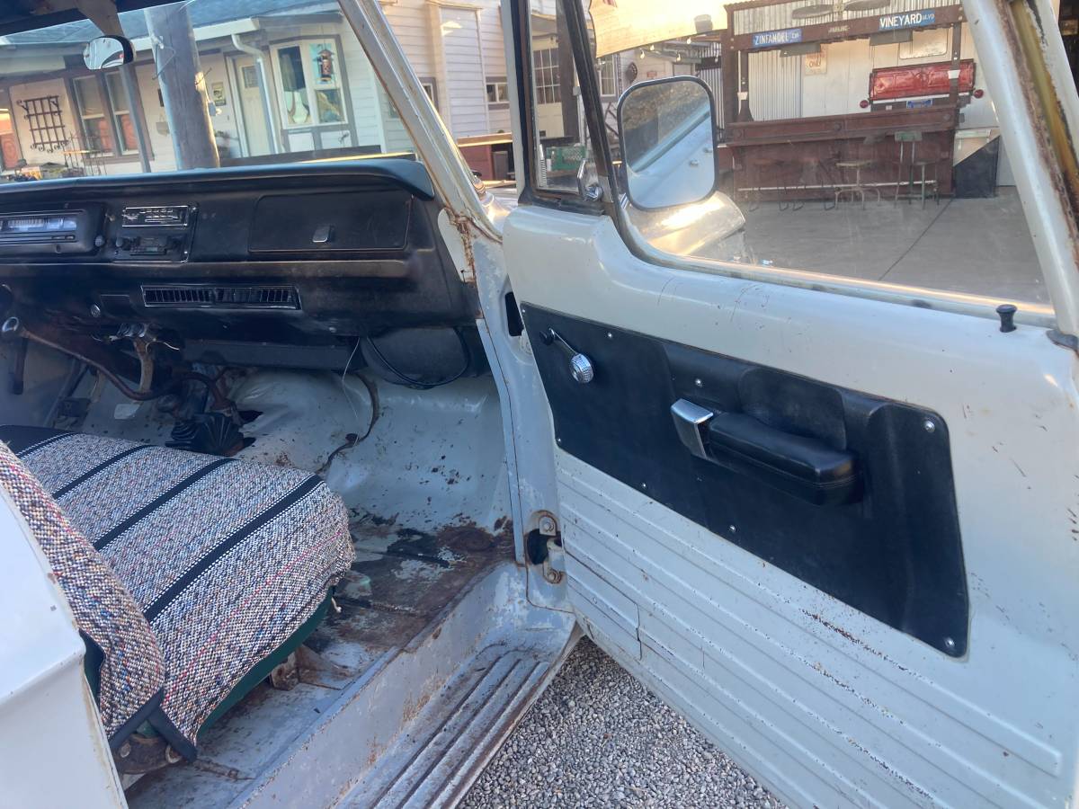 Dodge-w100-1969-grey-6