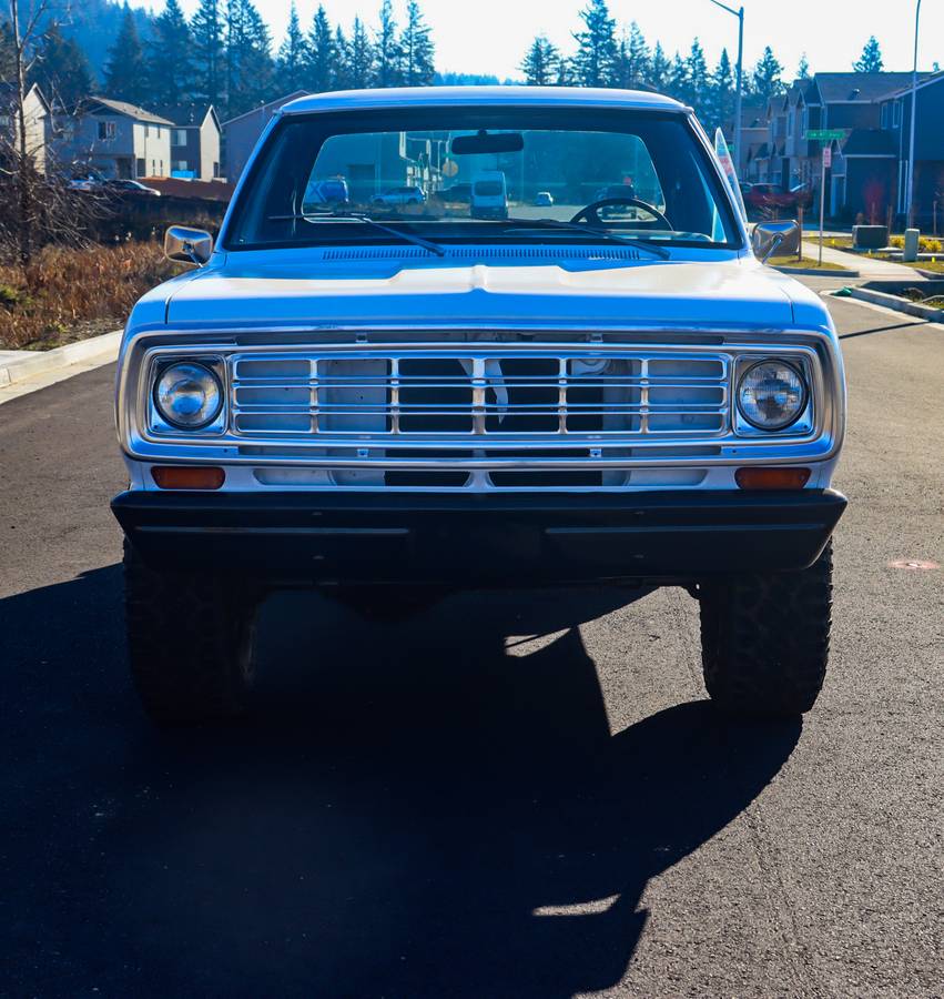 Dodge-w150-1978-white-1