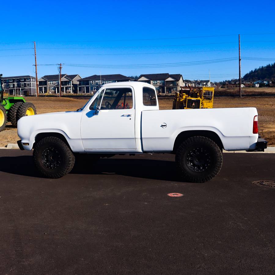 Dodge-w150-1978-white-13