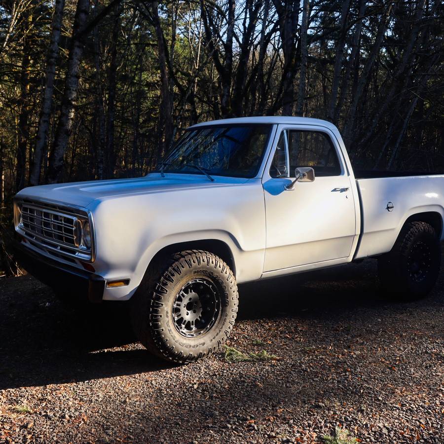 Dodge-w150-1978-white-2