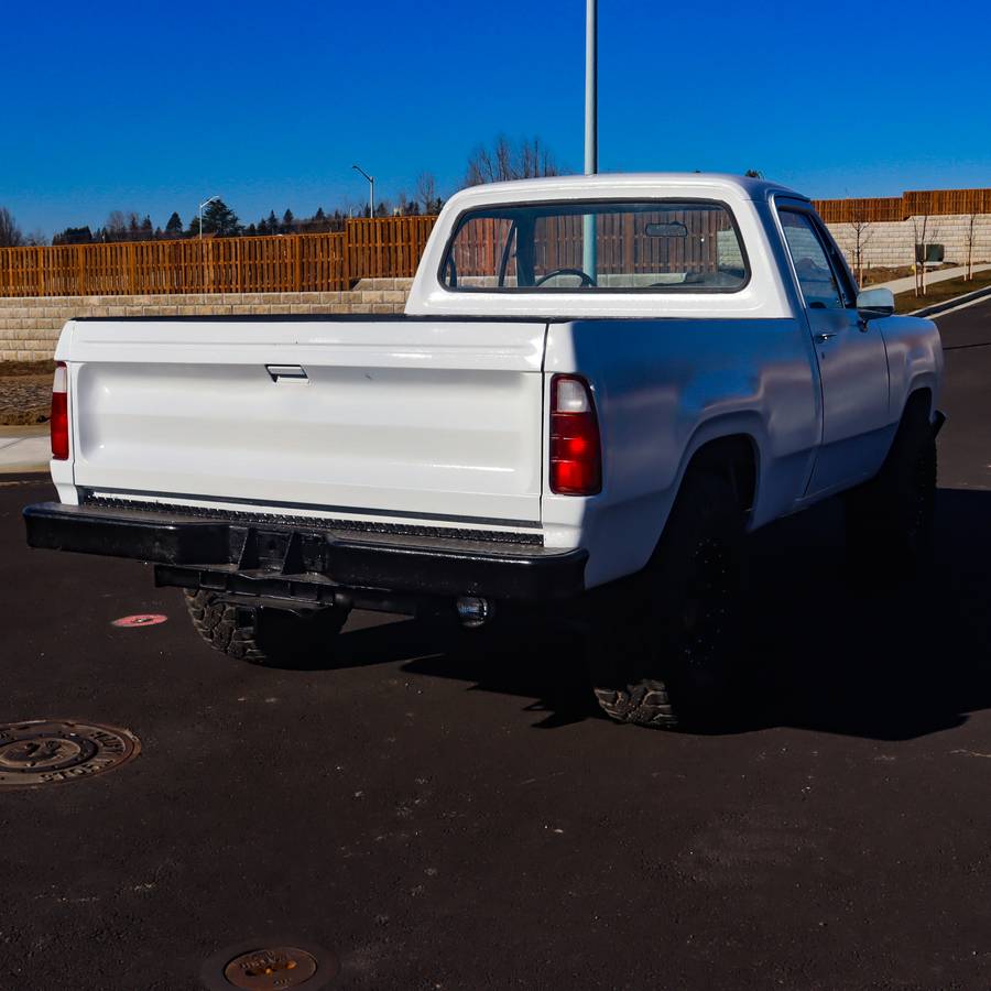 Dodge-w150-1978-white-6