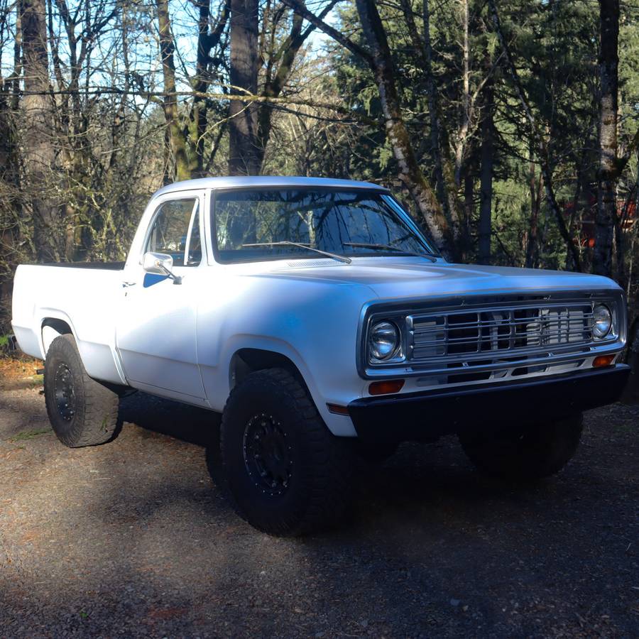 Dodge-w150-1978-white
