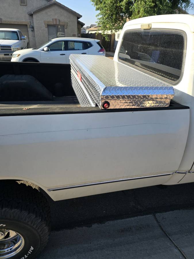 Dodge-w150-1984-white-2