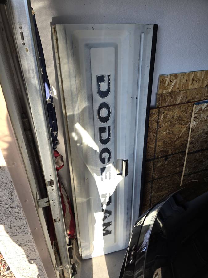 Dodge-w150-1984-white-23