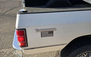 Dodge-w150-1984-white