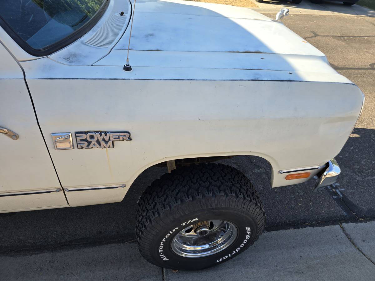 Dodge-w150-1984-white-5