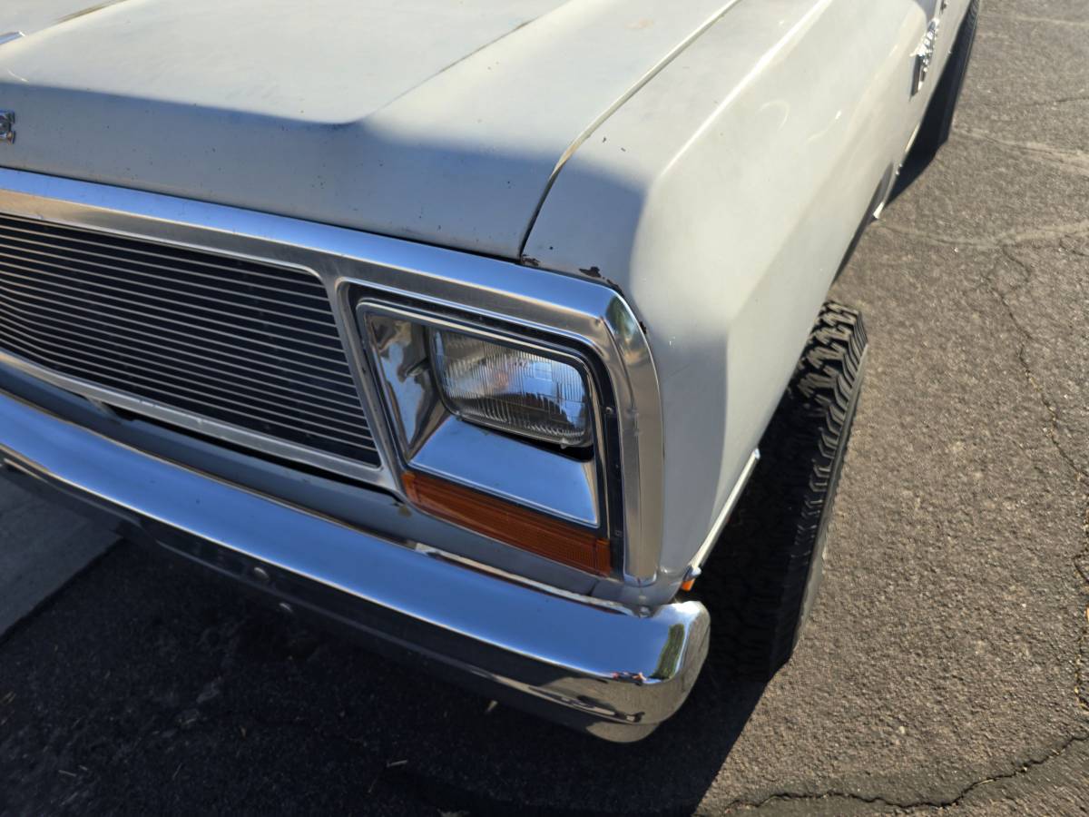 Dodge-w150-1984-white-7