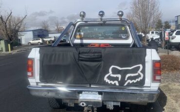 Dodge-w150-1985-white-1