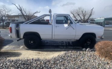 Dodge-w150-1985-white