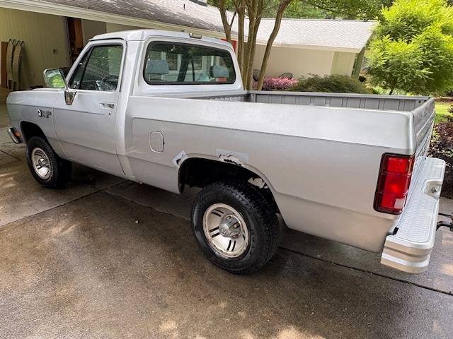 Dodge-w150-1990-silver-3