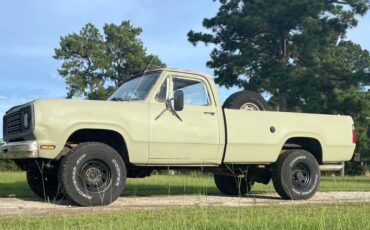 Dodge-w200-1977-green-3
