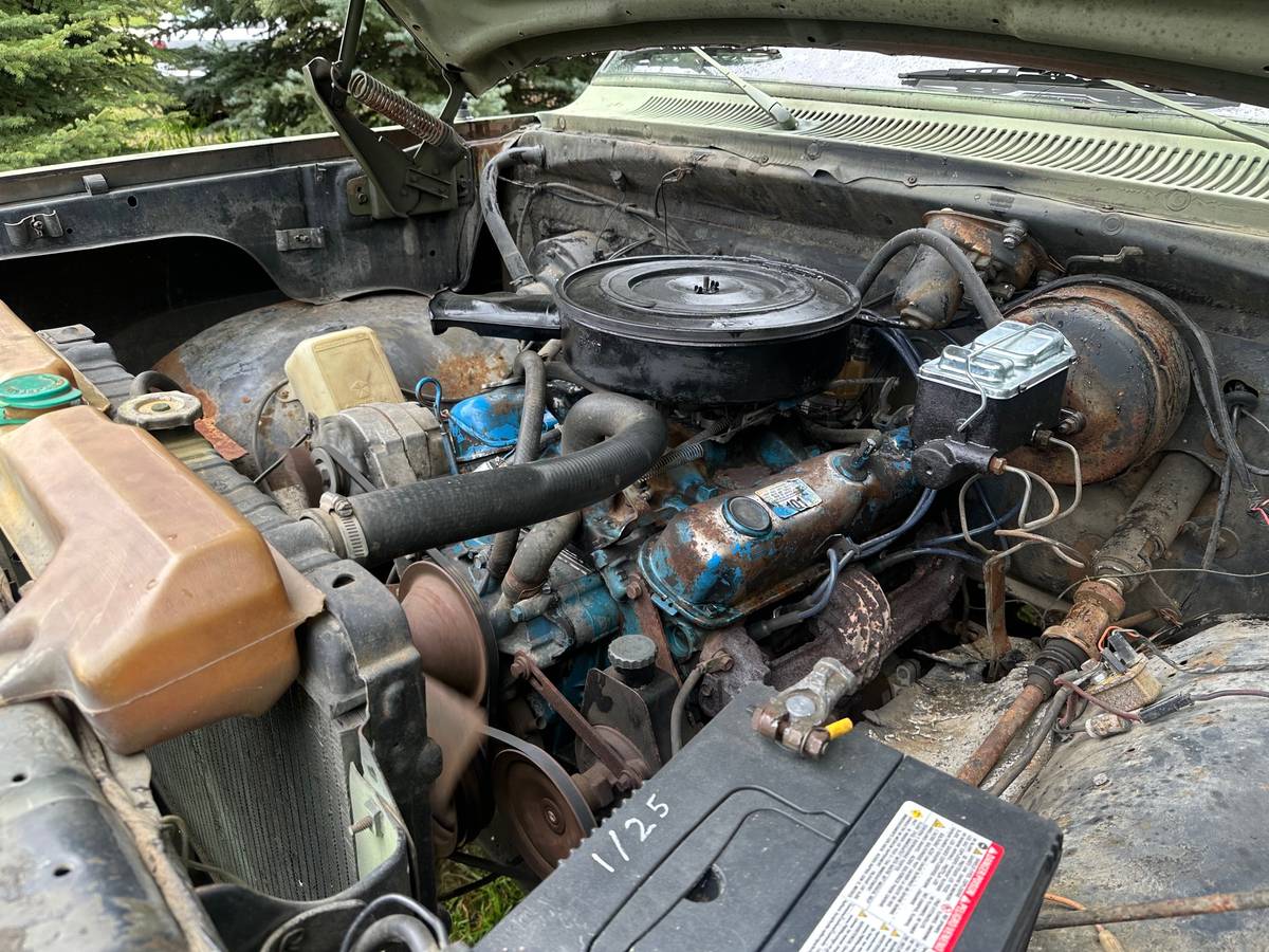 Dodge-w200-military-vehicle-1977-green-12