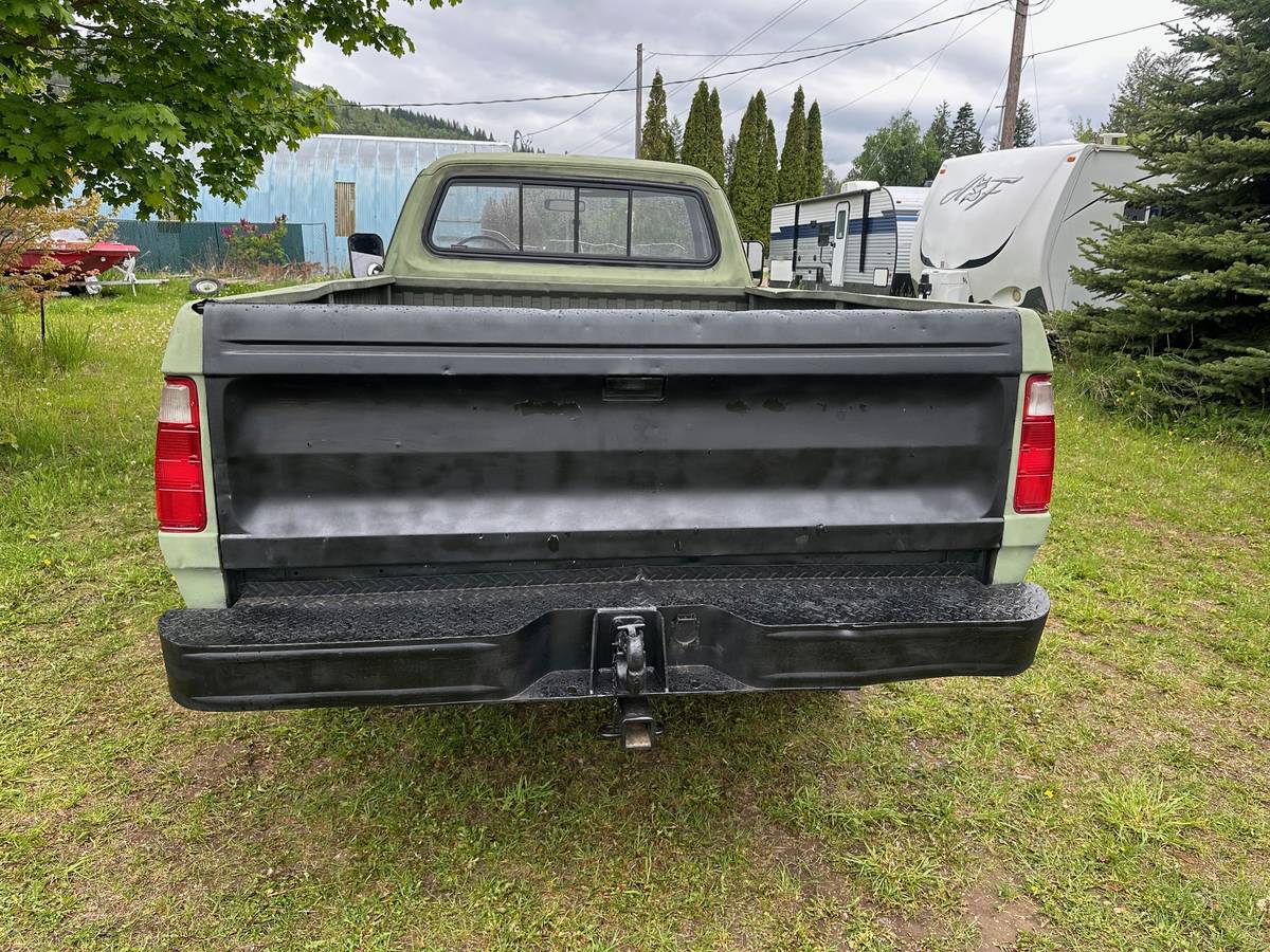 Dodge-w200-military-vehicle-1977-green-2