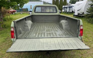 Dodge-w200-military-vehicle-1977-green-3