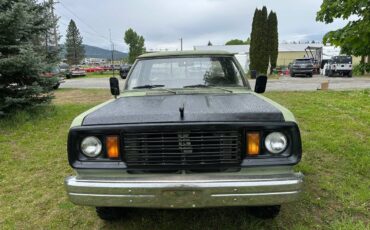 Dodge-w200-military-vehicle-1977-green-5