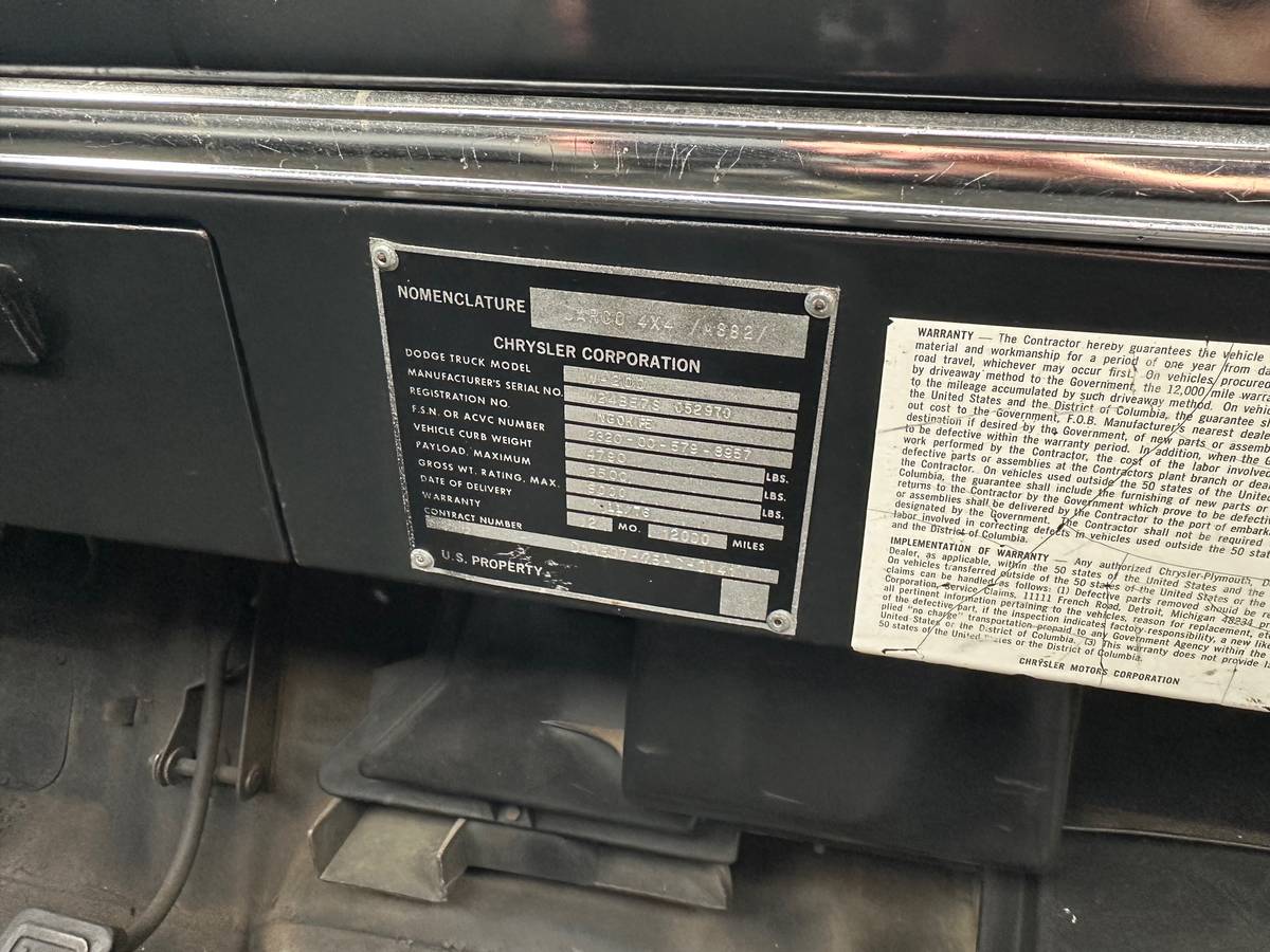 Dodge-w200-military-vehicle-1977-green-6