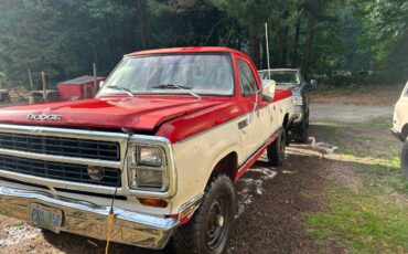 Dodge-w200-power-wagon-1980-red-1