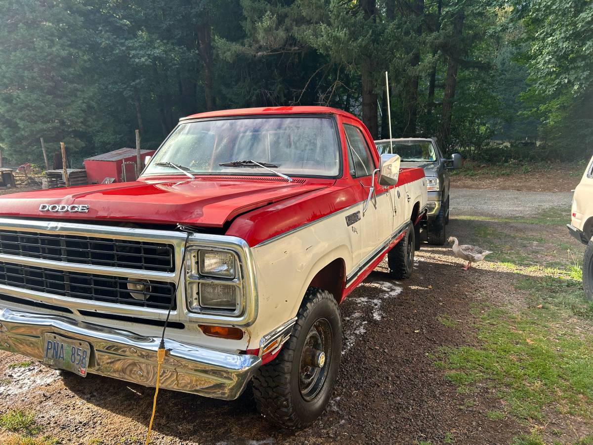 Dodge-w200-power-wagon-1980-red-1