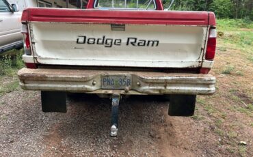 Dodge-w200-power-wagon-1980-red-2