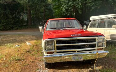 Dodge-w200-power-wagon-1980-red