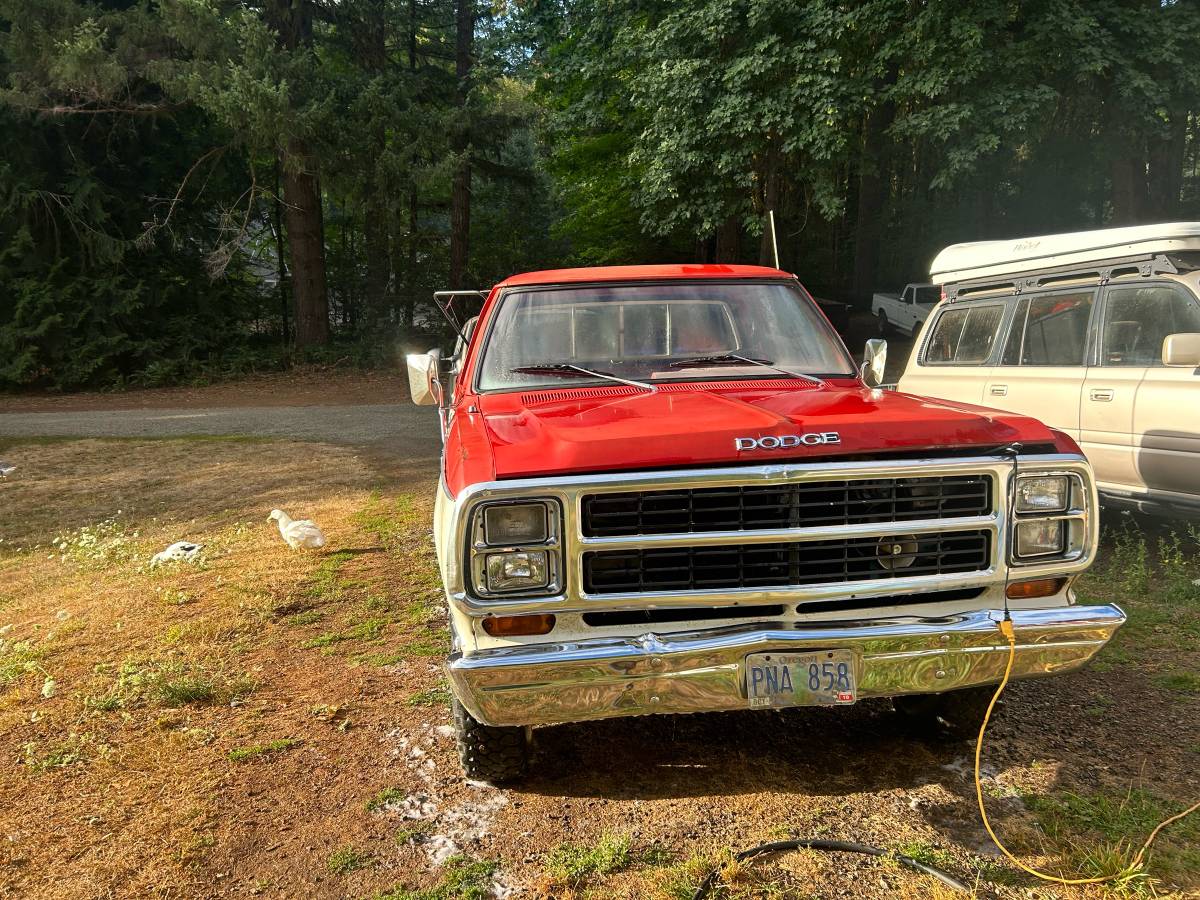 Dodge-w200-power-wagon-1980-red