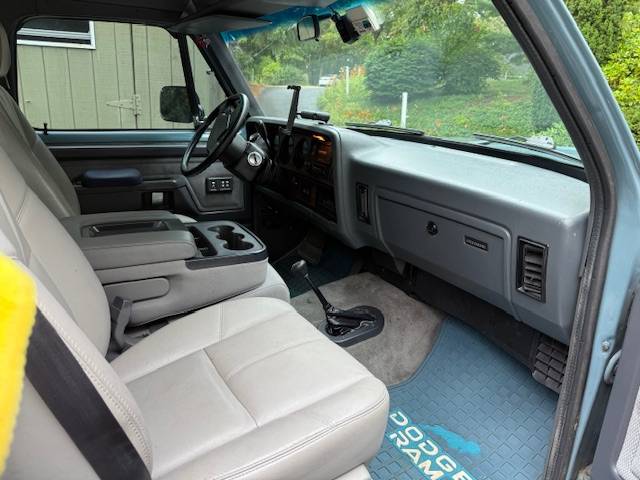 Dodge-w250-diesel-1992-blue-10