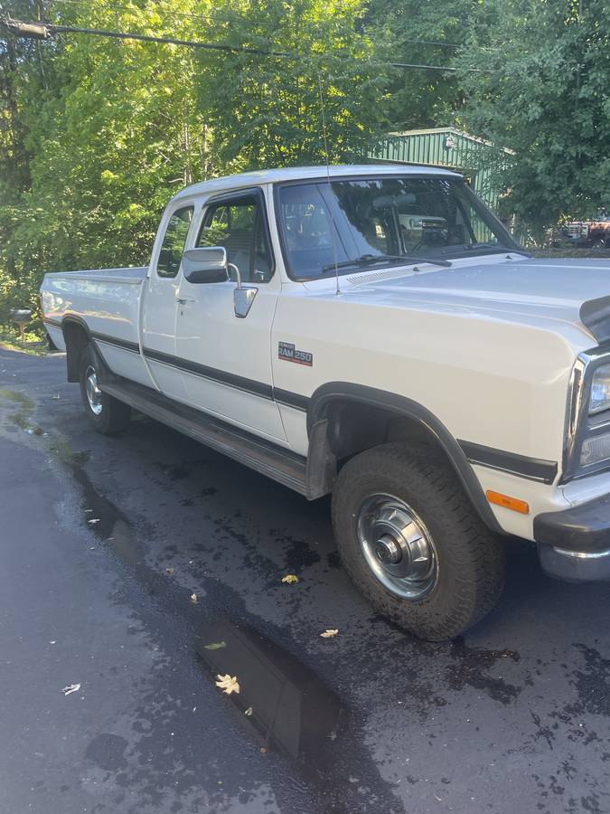 Dodge-w250-diesel-1992-white-1