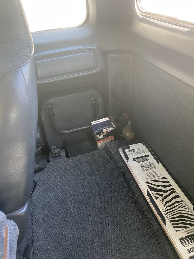 Dodge-w250-diesel-1992-white-11