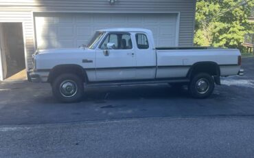 Dodge-w250-diesel-1992-white