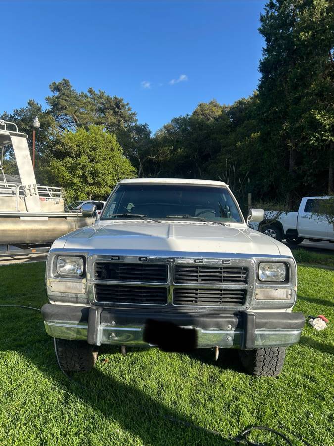 Dodge-w250-diesel-1992-white-2