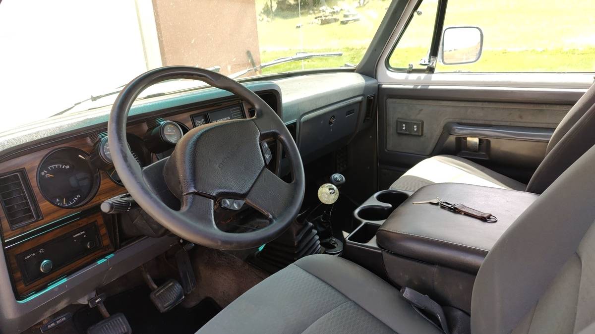 Dodge-w250-diesel-1992-white-6