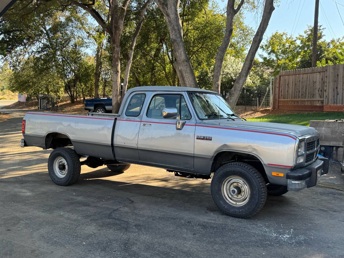 Dodge-w250-diesel-1993-16