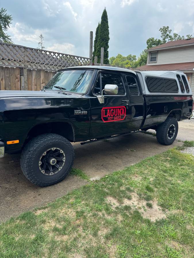 Dodge-w250-diesel-1993-black