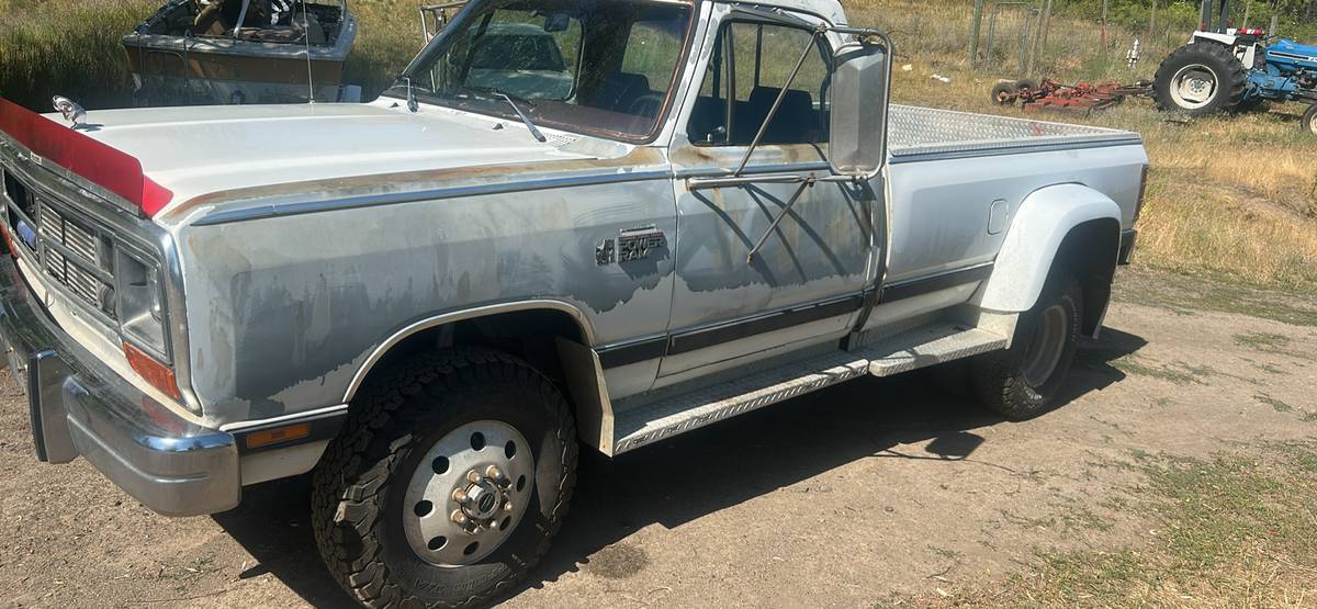 Dodge-w350-diesel-1990-white-11
