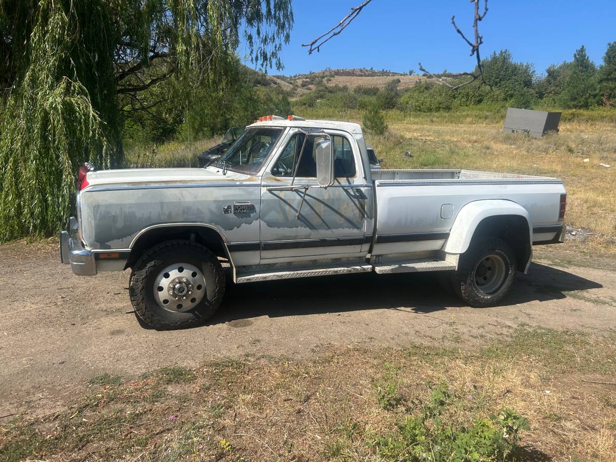 Dodge-w350-diesel-1990-white-14