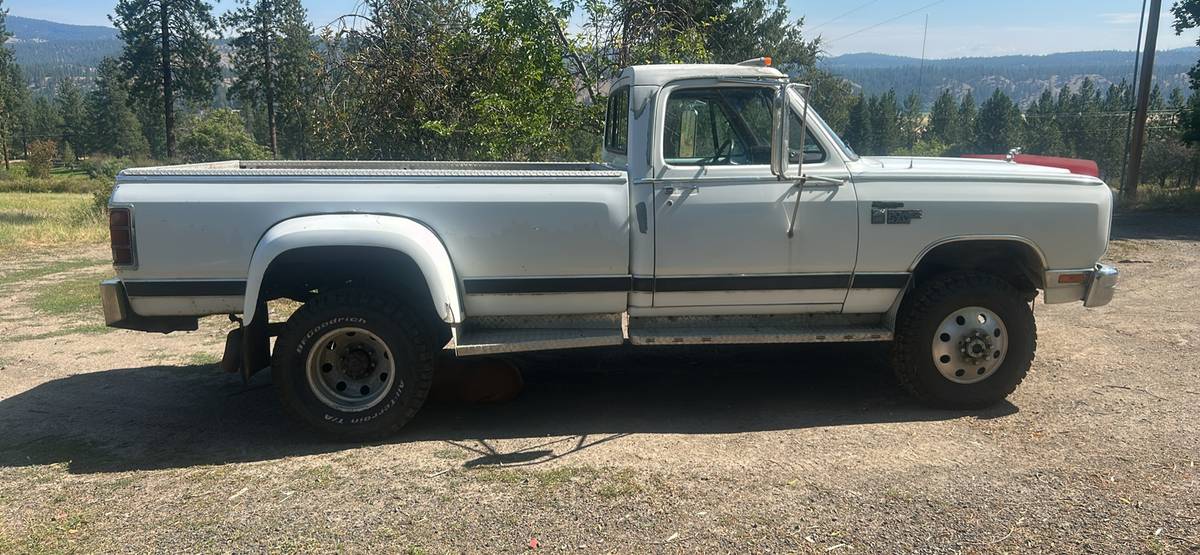 Dodge-w350-diesel-1990-white-8