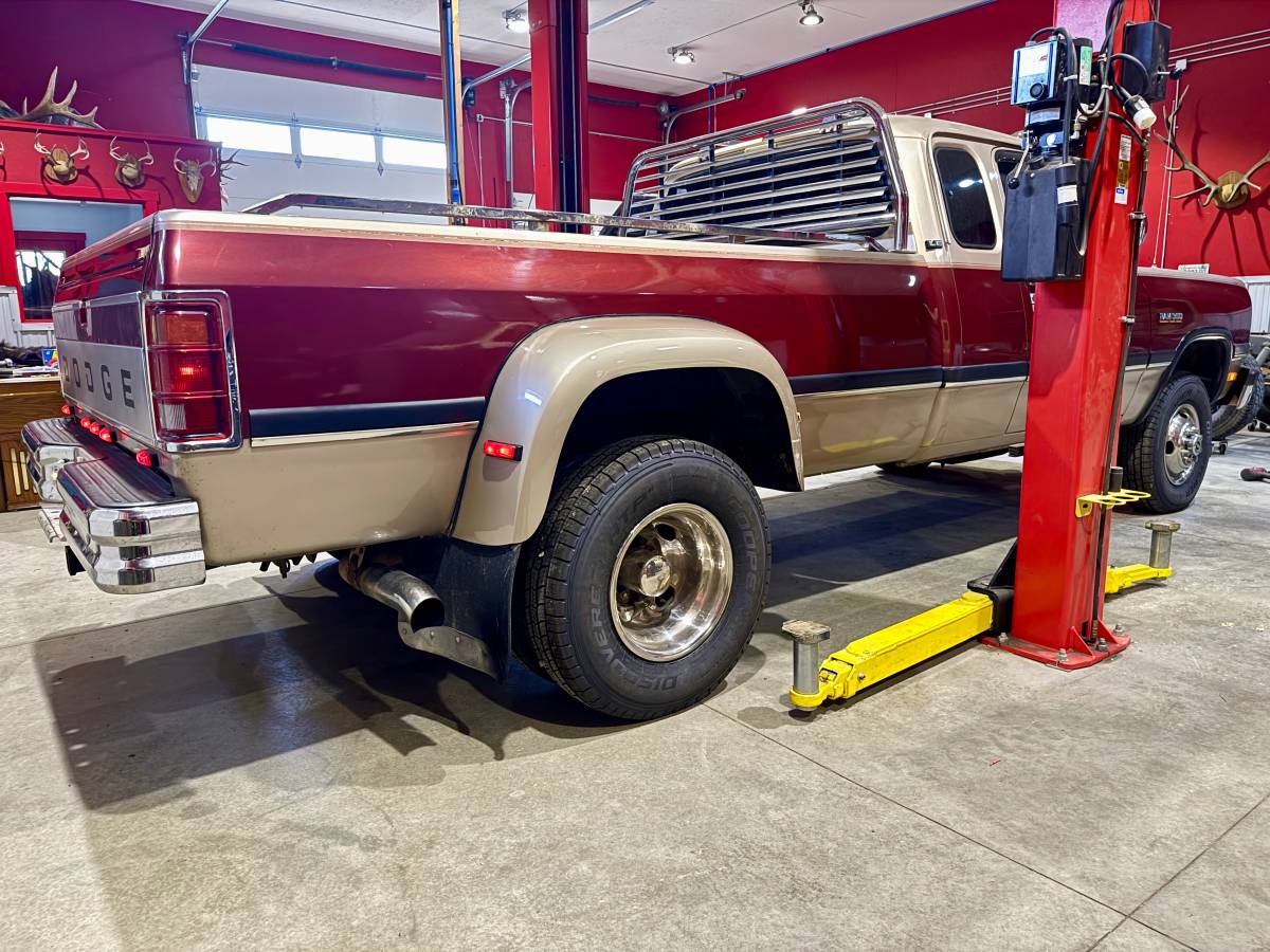 Dodge-w350-diesel-1991-brown-1