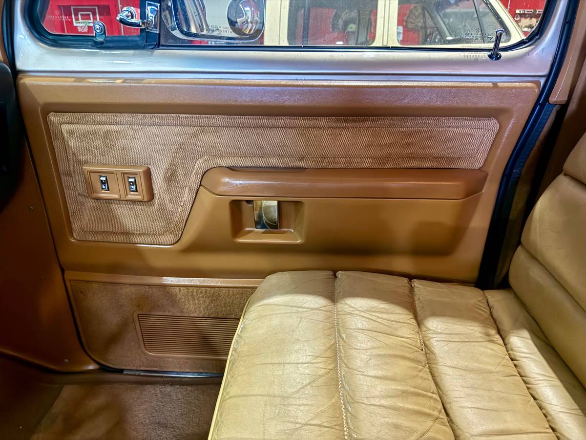 Dodge-w350-diesel-1991-brown-12